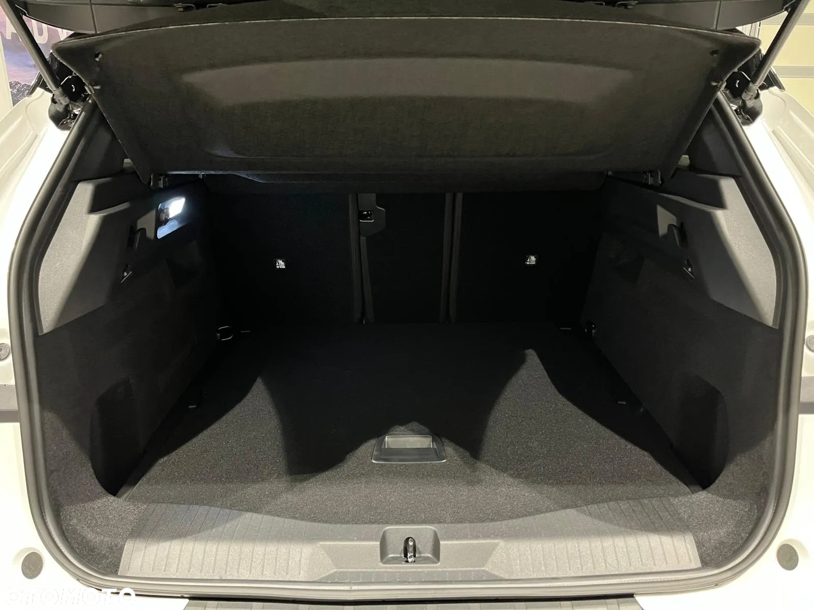 Opel Grandland X - 8