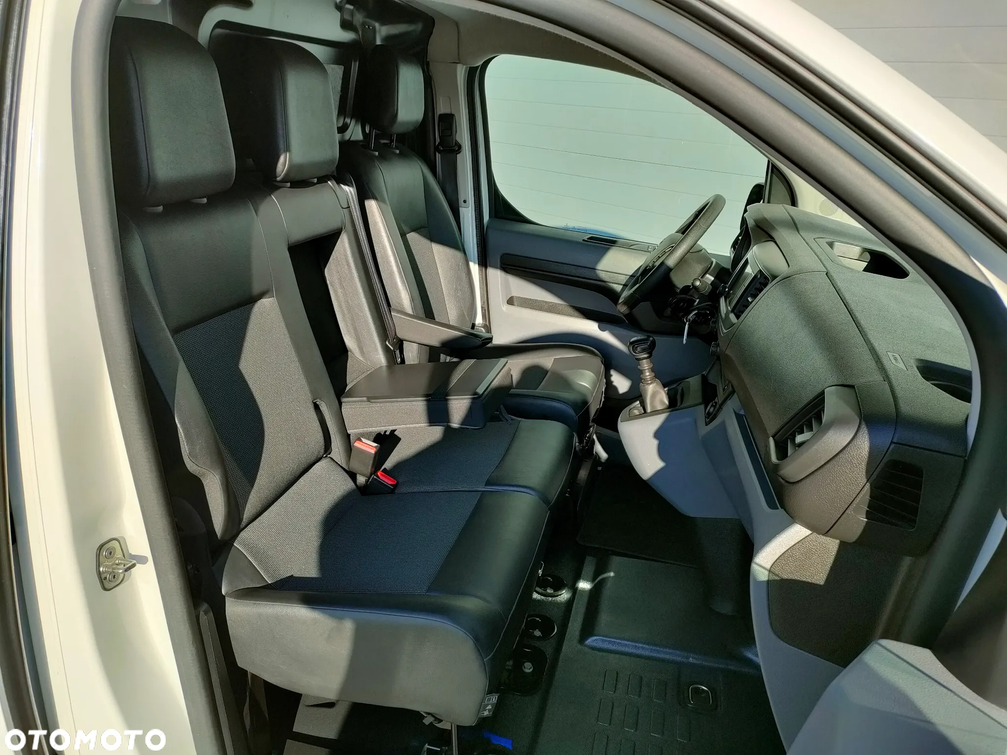 Opel Vivaro - 18