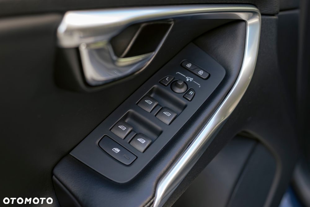 Volvo V40 D4 Geartronic RDesign - 13