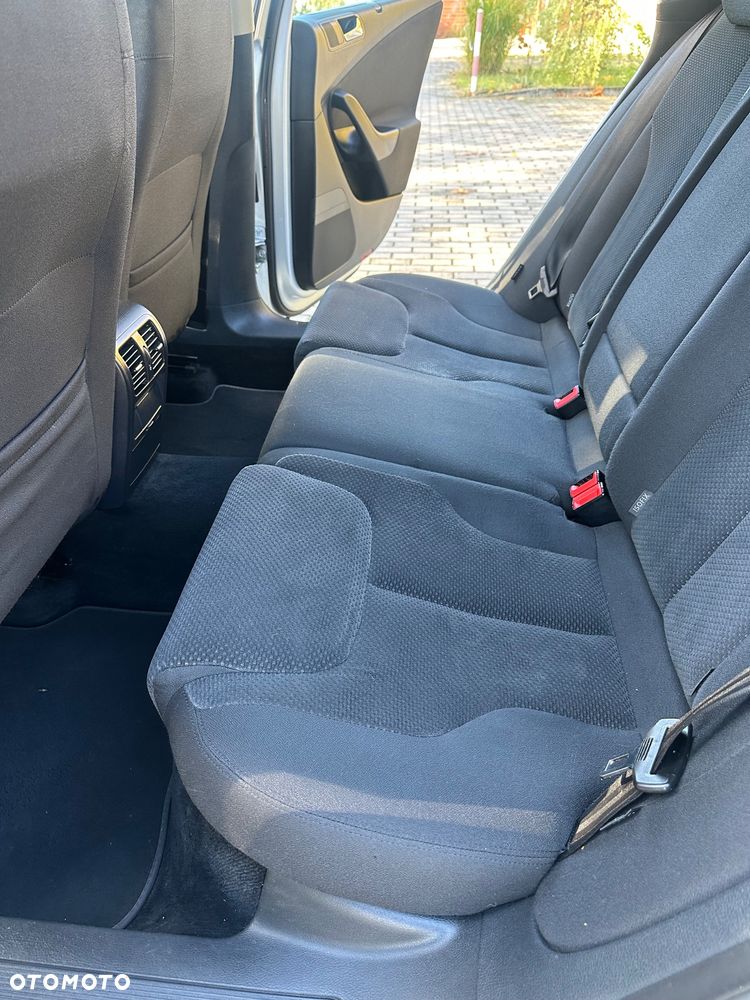 Volkswagen Passat - 38