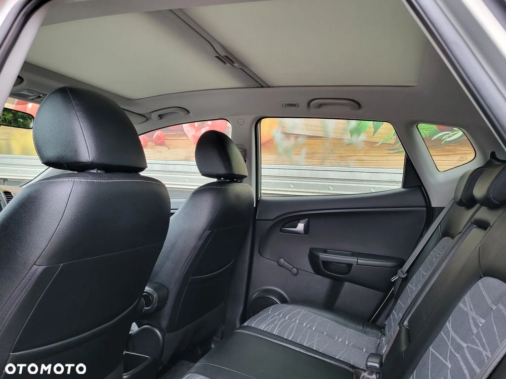 Kia Venga 1.4 CVVT Business Line - 25