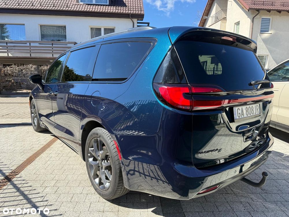 Chrysler Pacifica - 5