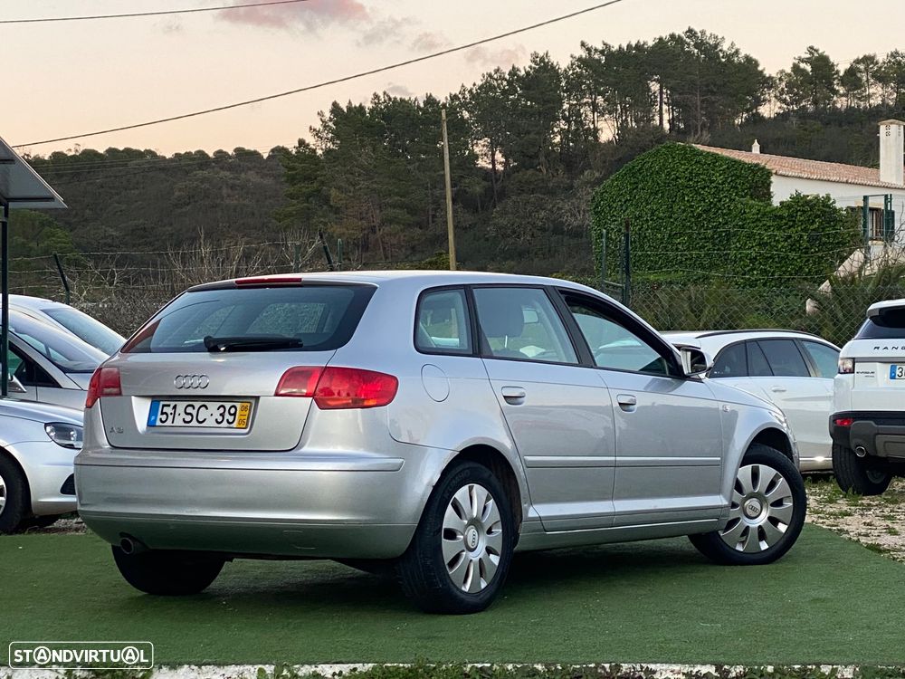 Audi A3 Sportback 1.6 Ambition - 4