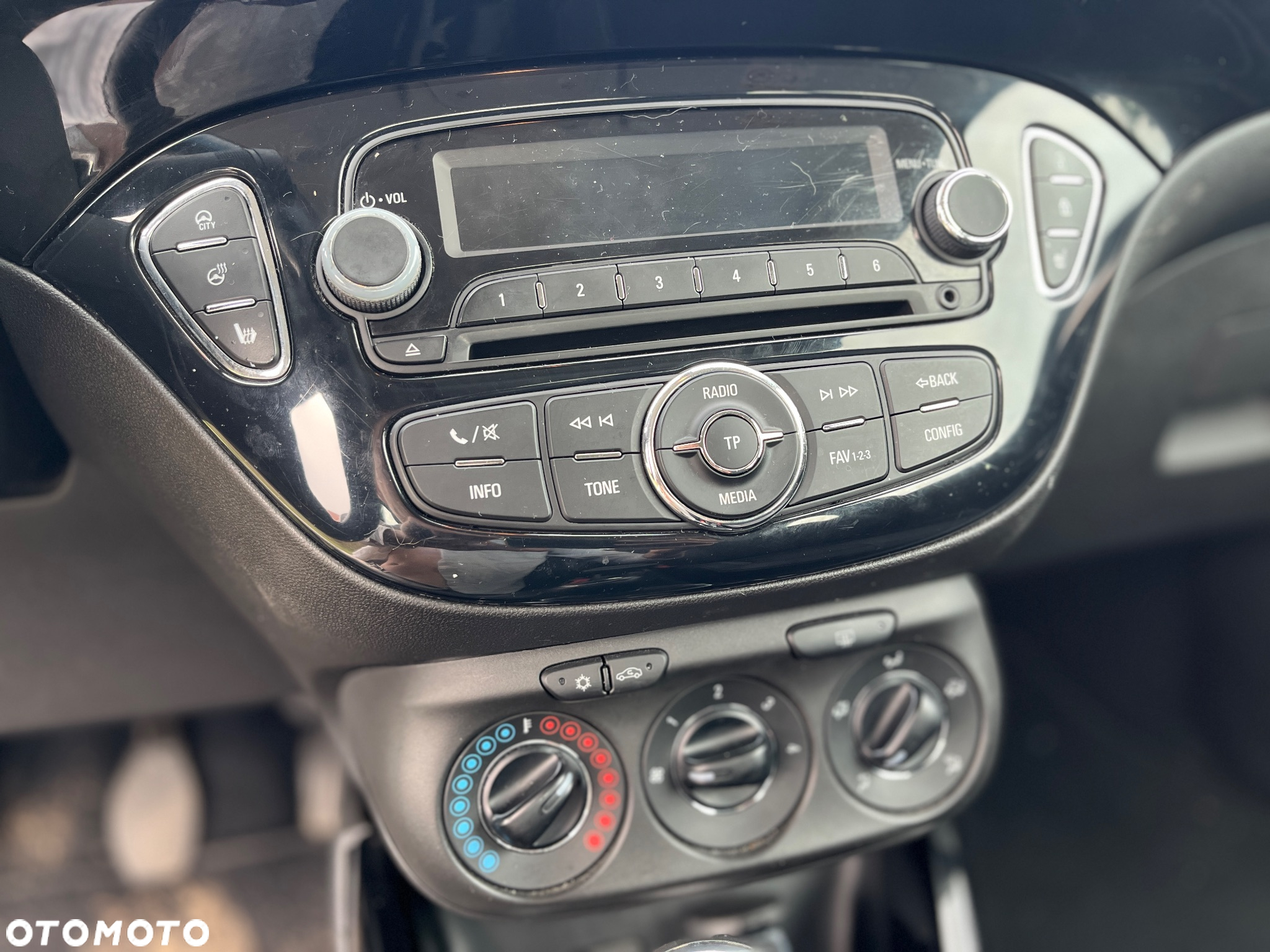 Opel Adam 1.2 Glam S&S - 12