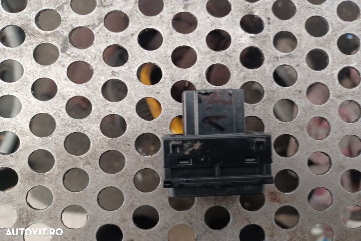 BUTON PASSAGER AIRBSG OFF Volkswagen VW Golf 5  [din 2003 pana  2009] seria - 1