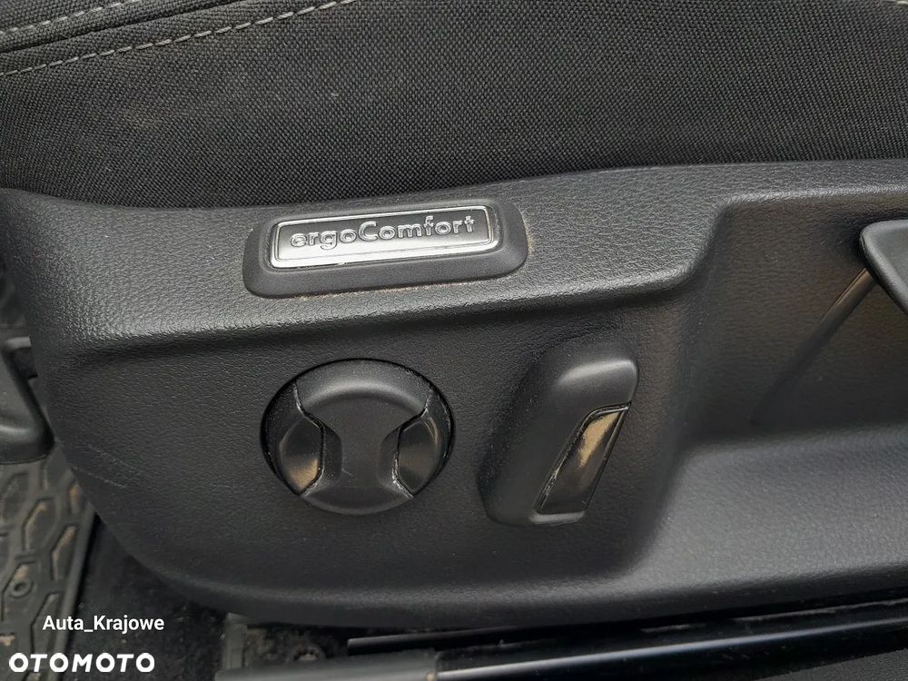 Volkswagen Passat 2.0 TDI EVO Business DSG - 32