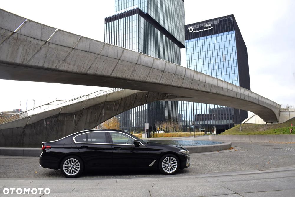 BMW Seria 5 518d Luxury Line - 4