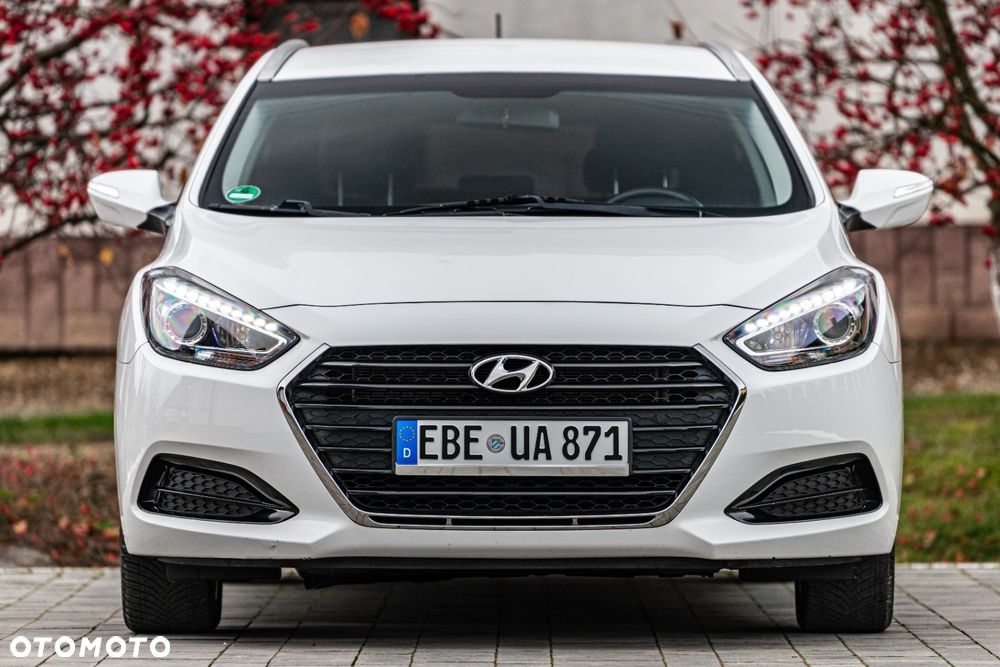 Hyundai i40 Kombi blue 1.6 Trend - 10