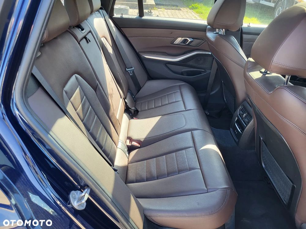 BMW Seria 3 M340d xDrive - 23