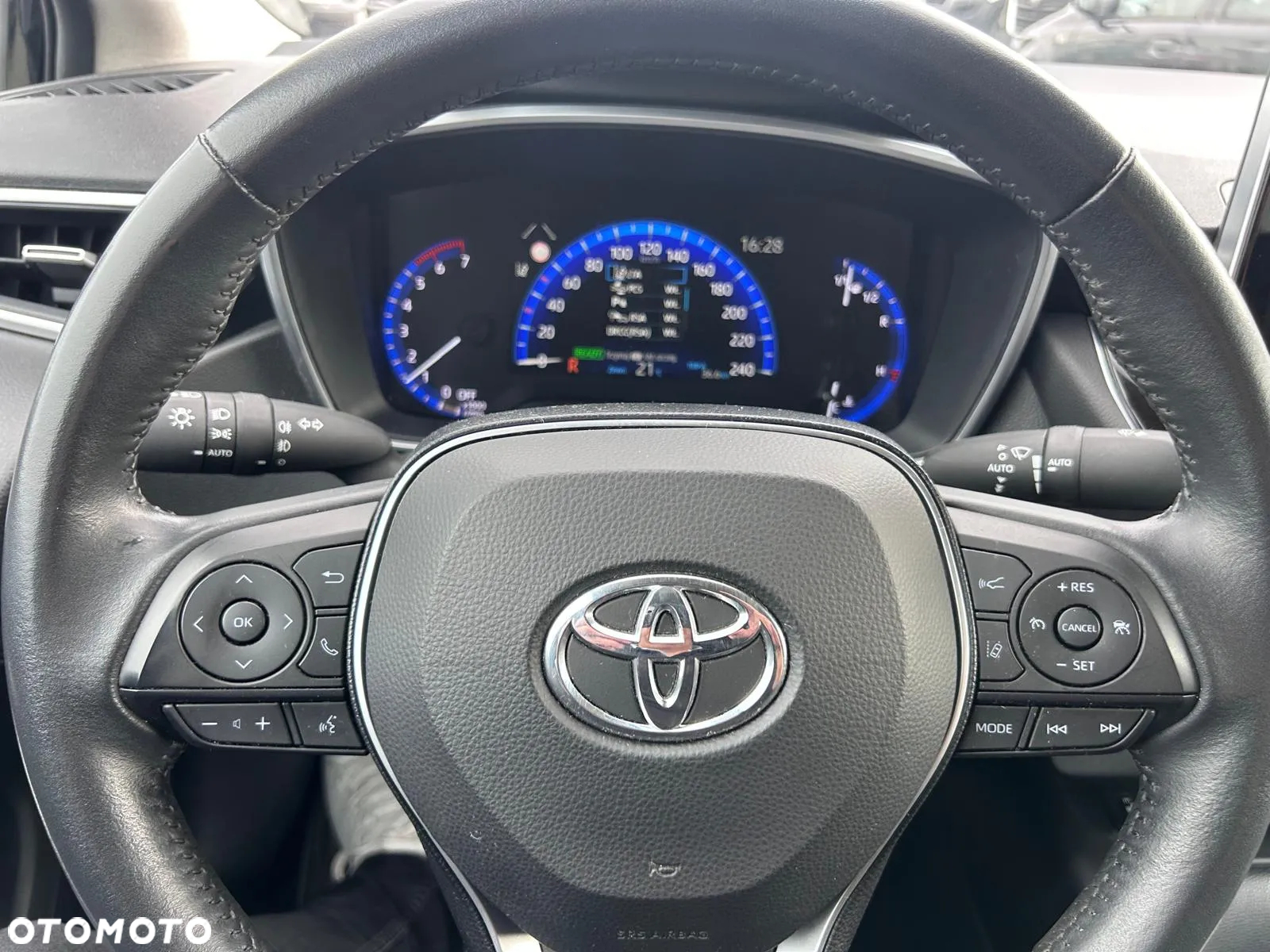 Toyota Corolla 1.8 Hybrid Comfort - 13