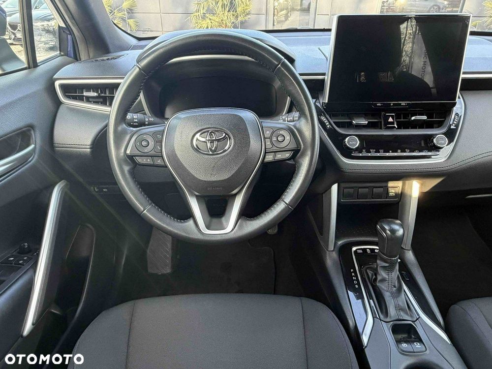 Toyota Corolla Cross - 24