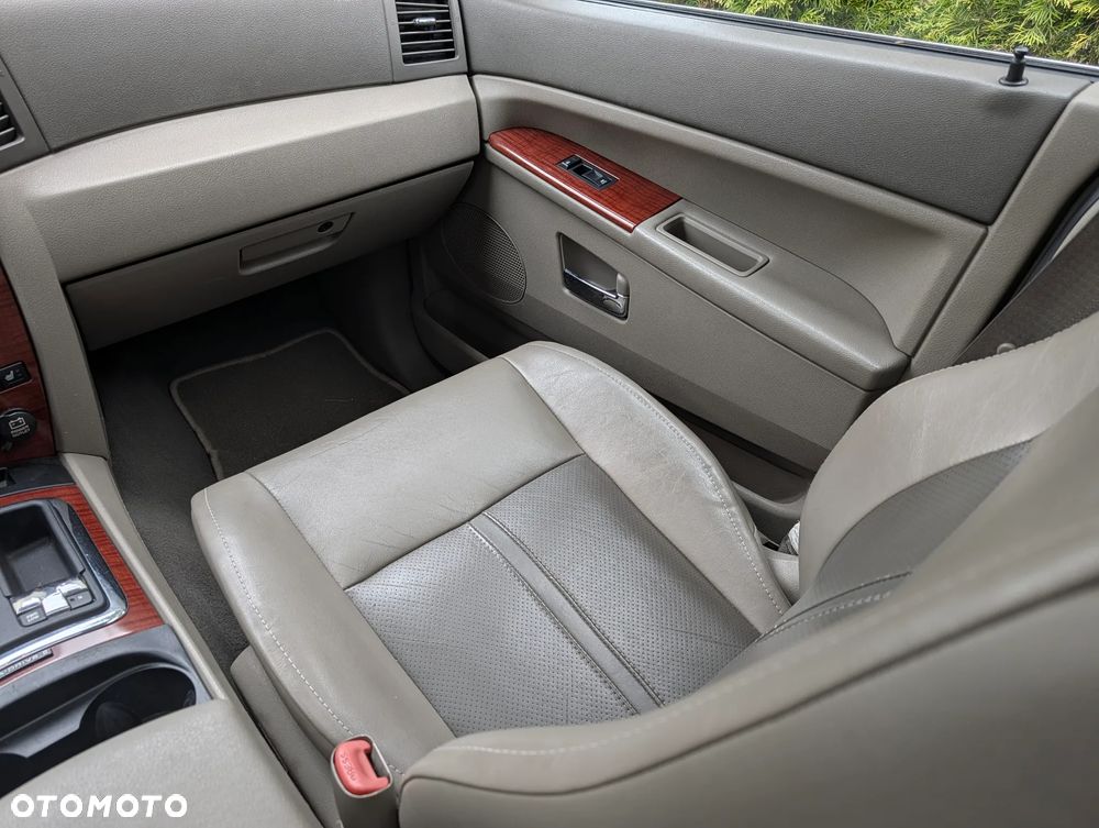 Jeep Grand Cherokee - 20