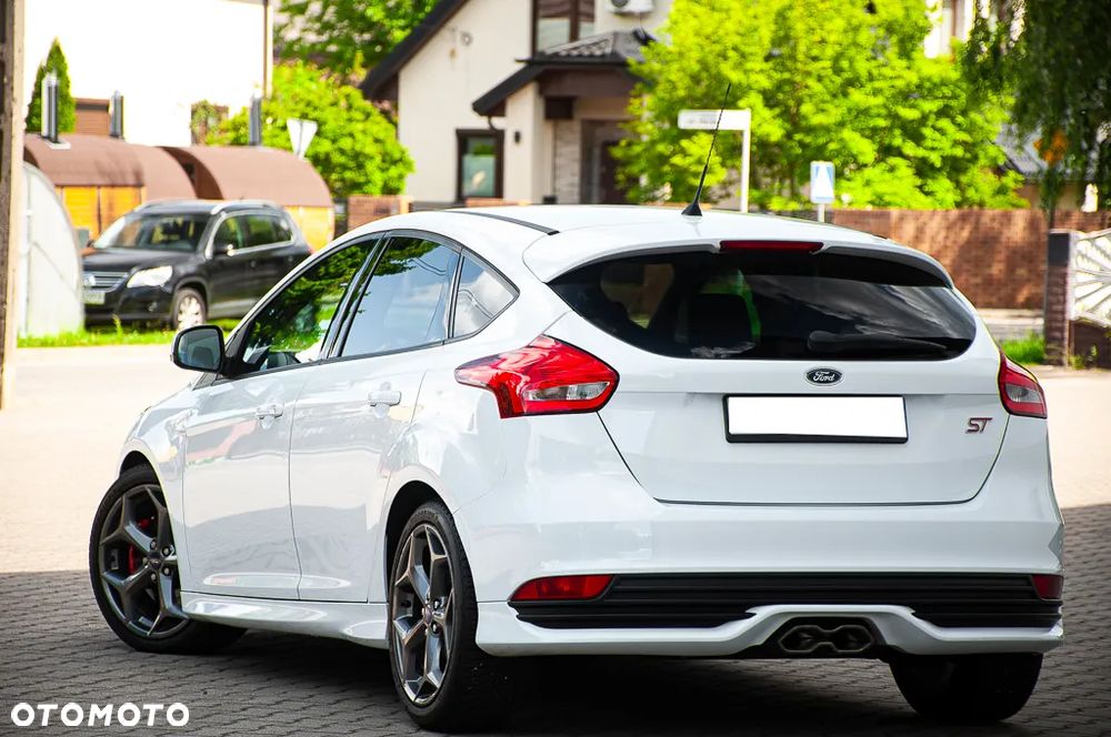 Ford Focus 2.0 TDCi ST mit Leder-Exclusiv-Paket - 11