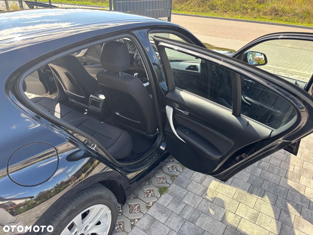 BMW Seria 1 116i - 17