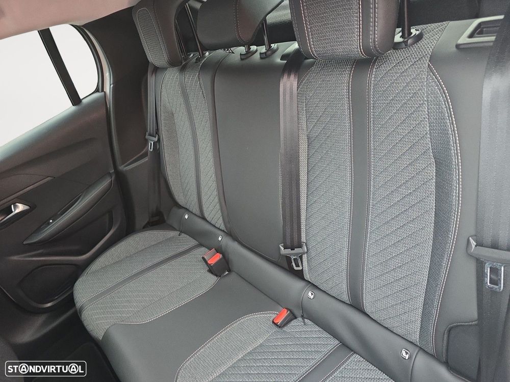 Peugeot 208 1.2 PureTech Allure — fotografia 13