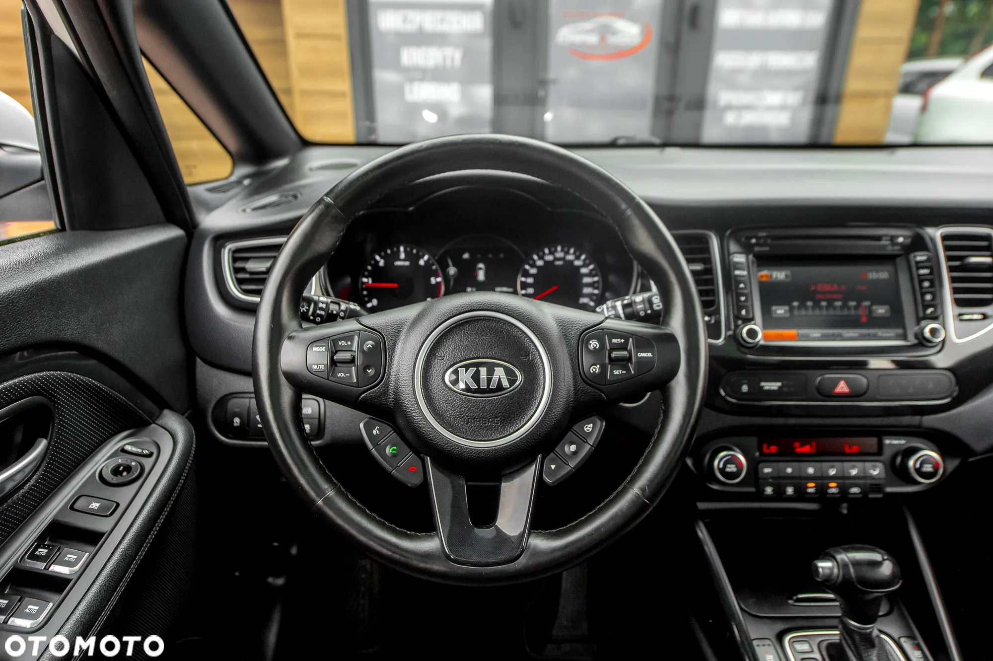 Kia Carens 1.7 CRDi Business Line 7os 7DCT - 22