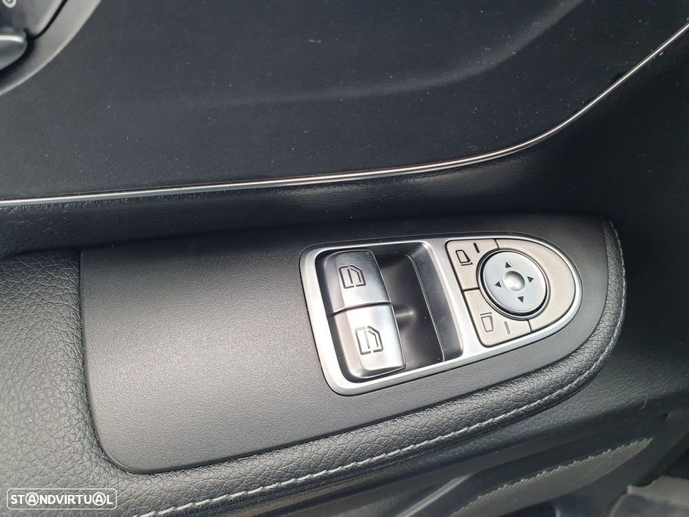 Mercedes-Benz V 300 d Longo Avantgarde - 13