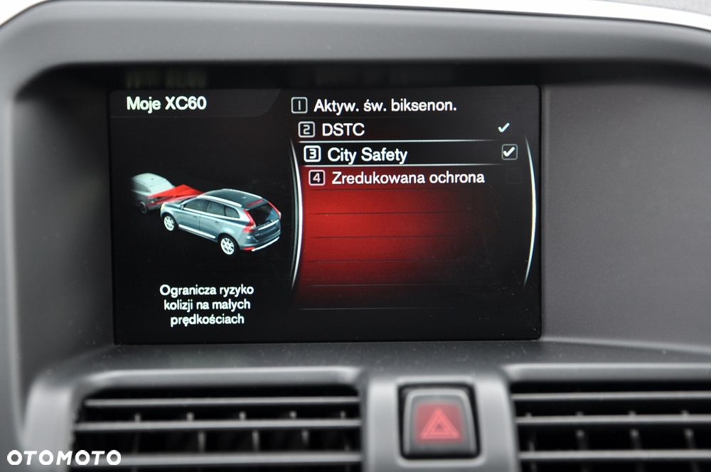 Volvo XC 60 D5 AWD Geartronic Summum - 32