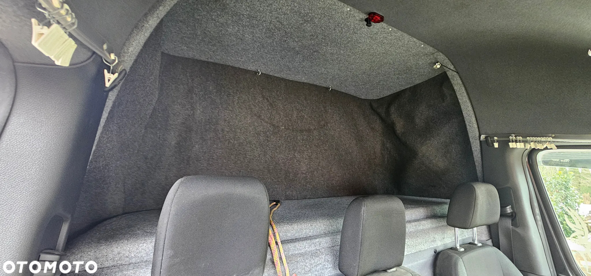 Mercedes-Benz Sprinter - 11