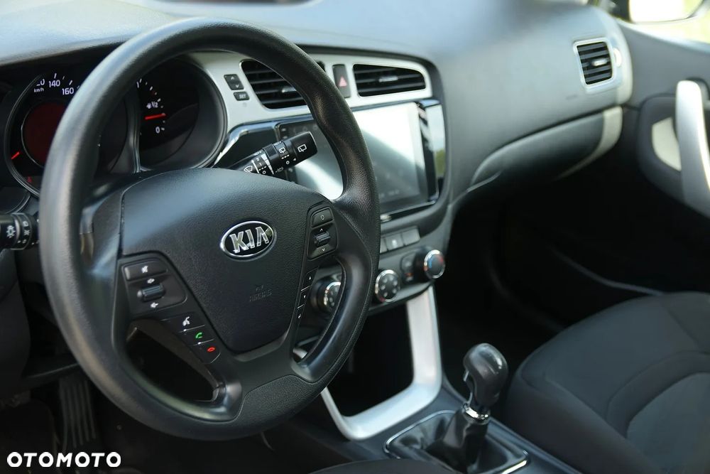 Kia Ceed 1.4 CVVT Spirit - 25