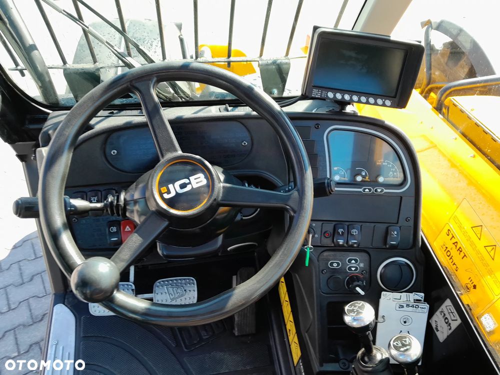 JCB 540-140 2022r - 26