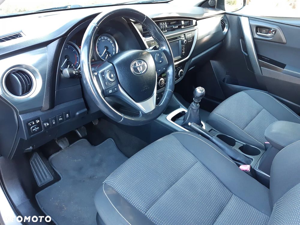 Toyota Auris - 8