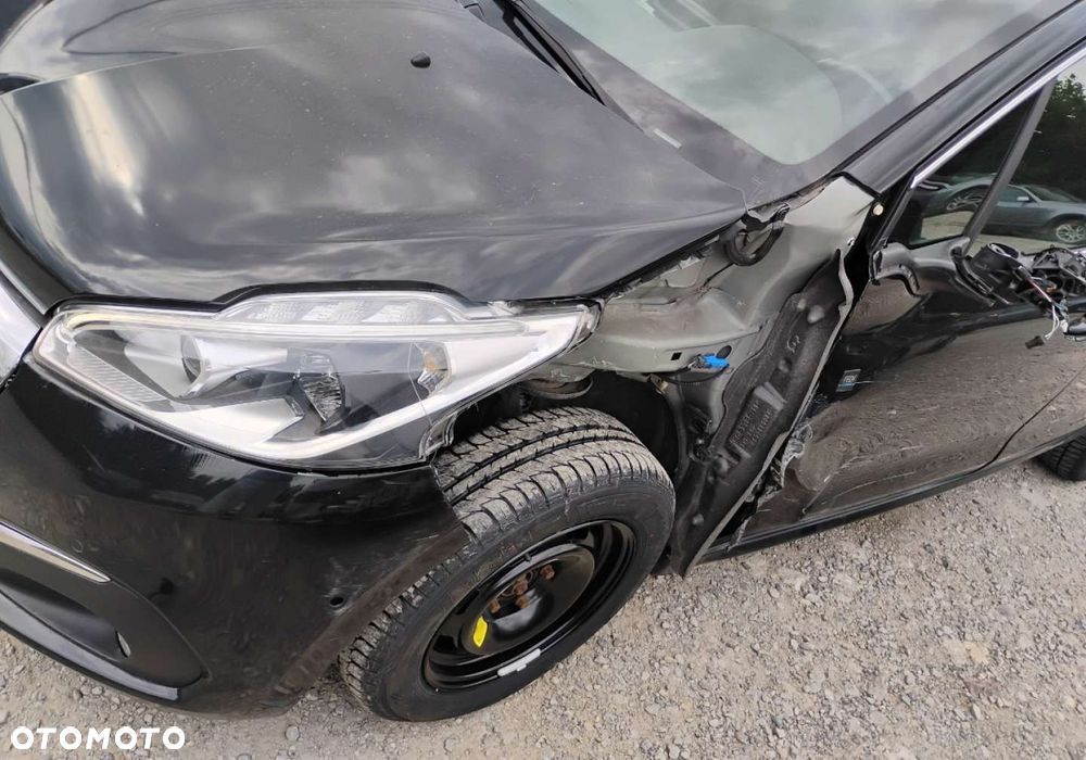Peugeot 208 - 23