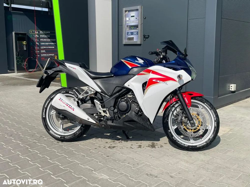 Honda CBR 250R - 1
