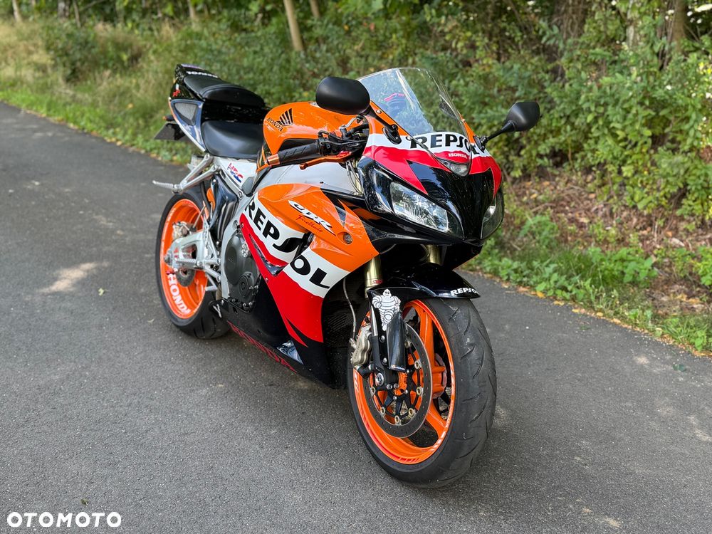 Honda CBR - 1