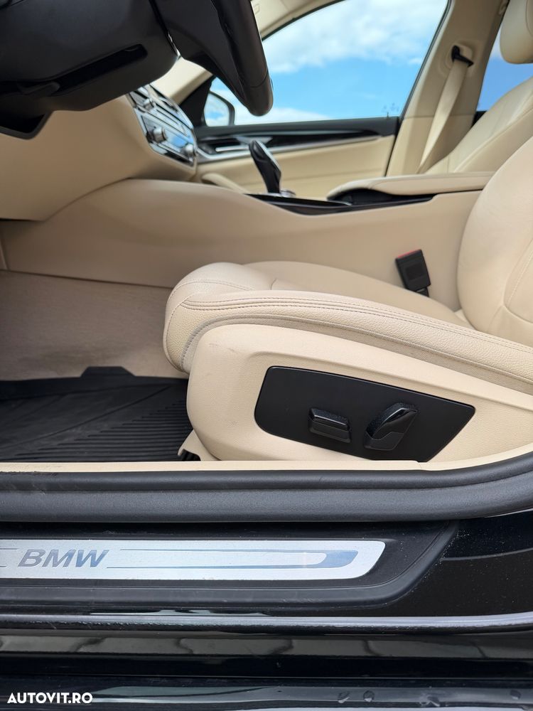 BMW Seria 5 520d xDrive AT - 12