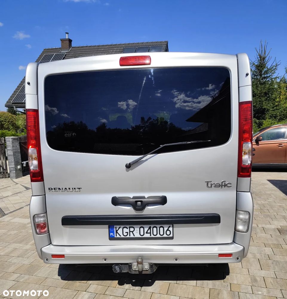 Renault Trafic Grand Passenger Black Edition - 6