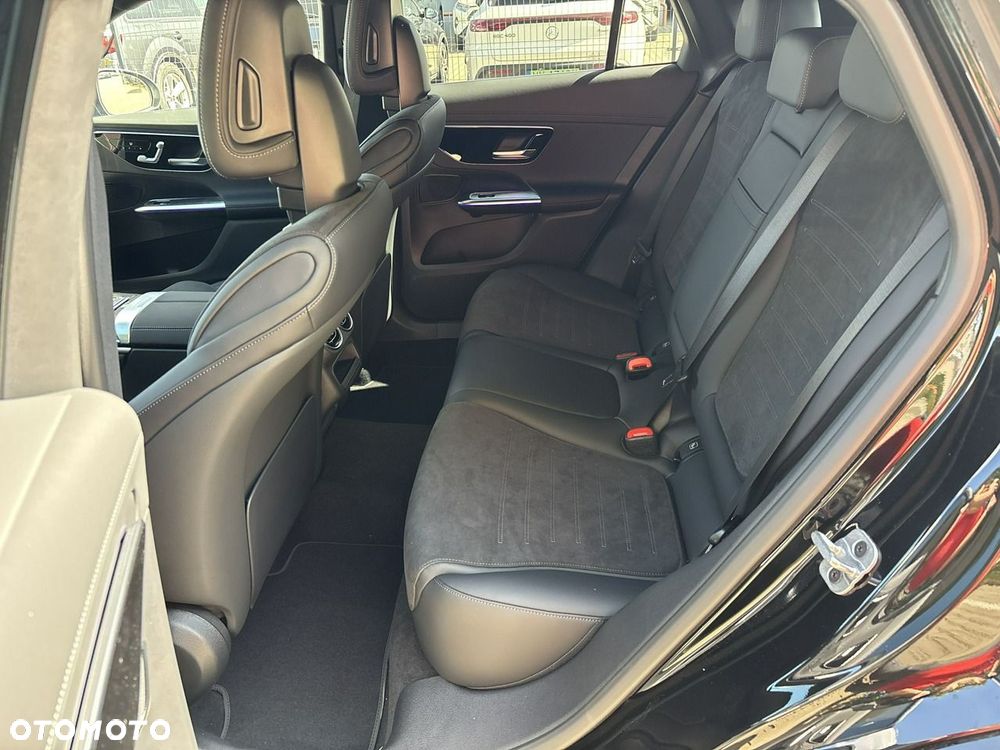 Mercedes-Benz GLC 220 d 4Matic 9G-TRONIC AMG Line Advanced - 12