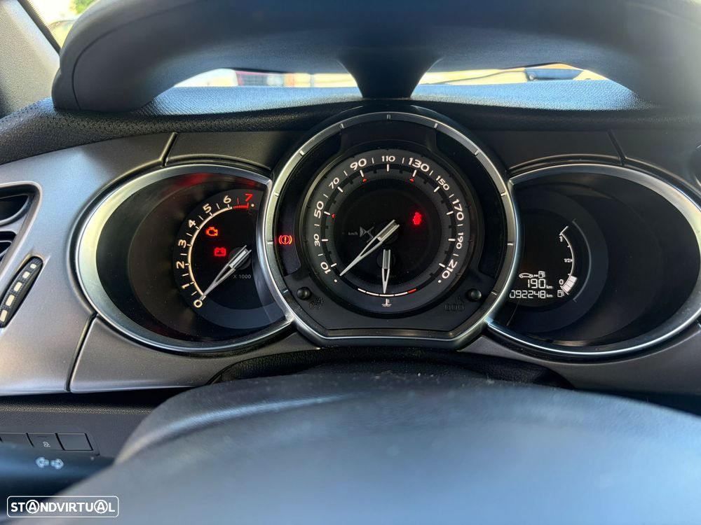 DS DS3 PureTech 82 CONNECTED CHIC - 14