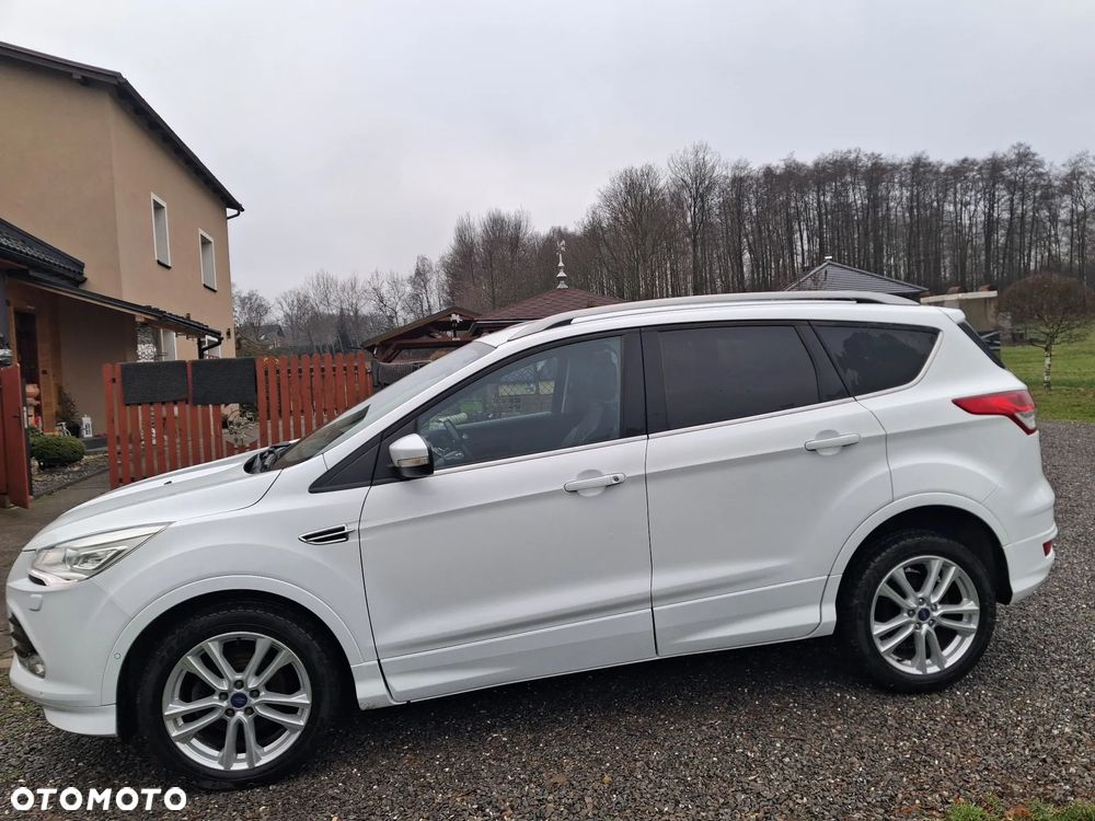 Ford Kuga 1.6 EcoBoost 2x4 Titanium - 4