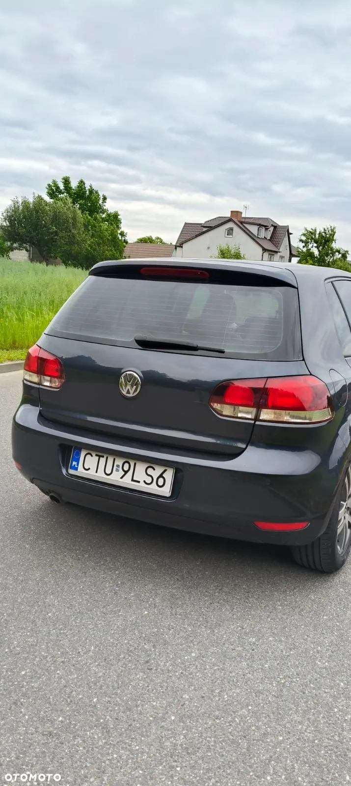 Volkswagen Golf VI 1.6 TDI Highline - 16