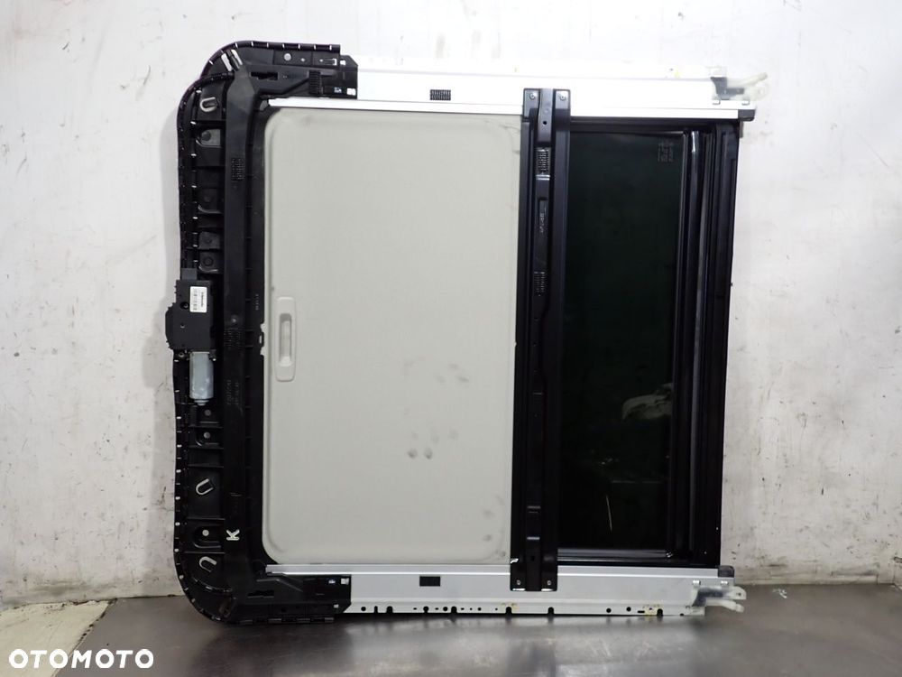 SZYBERDACH INFINITI M37X - 12