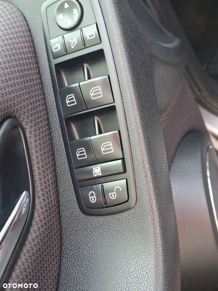 Mercedes-Benz Klasa B 180 BlueEFFICIENCY - 17