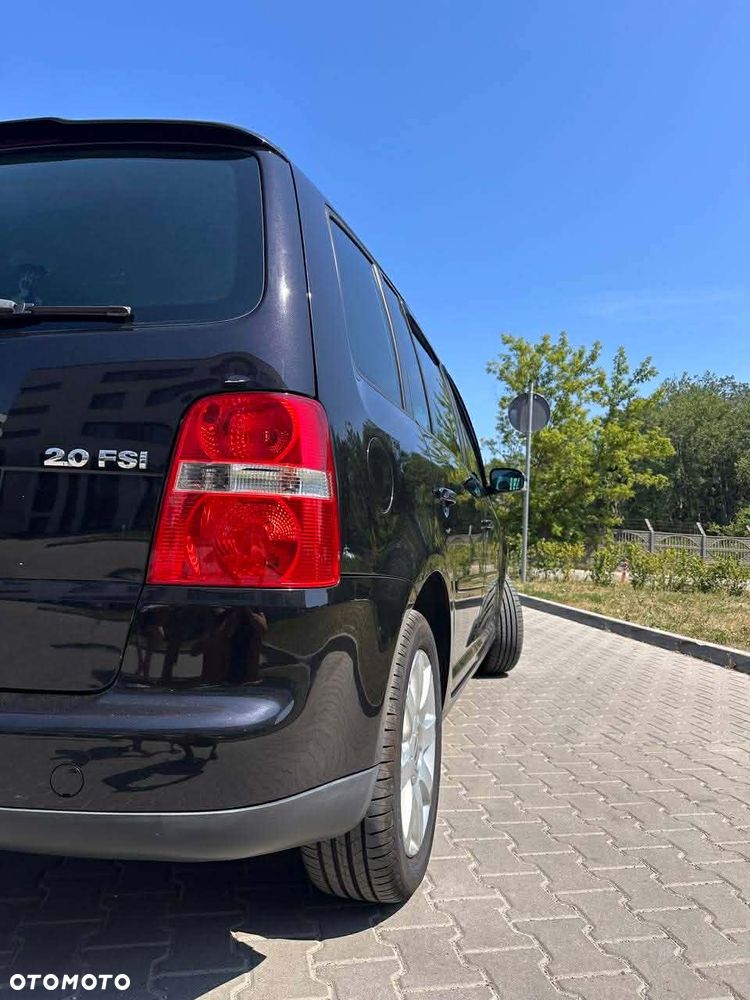 Volkswagen Touran 2.0 FSI Highline - 7