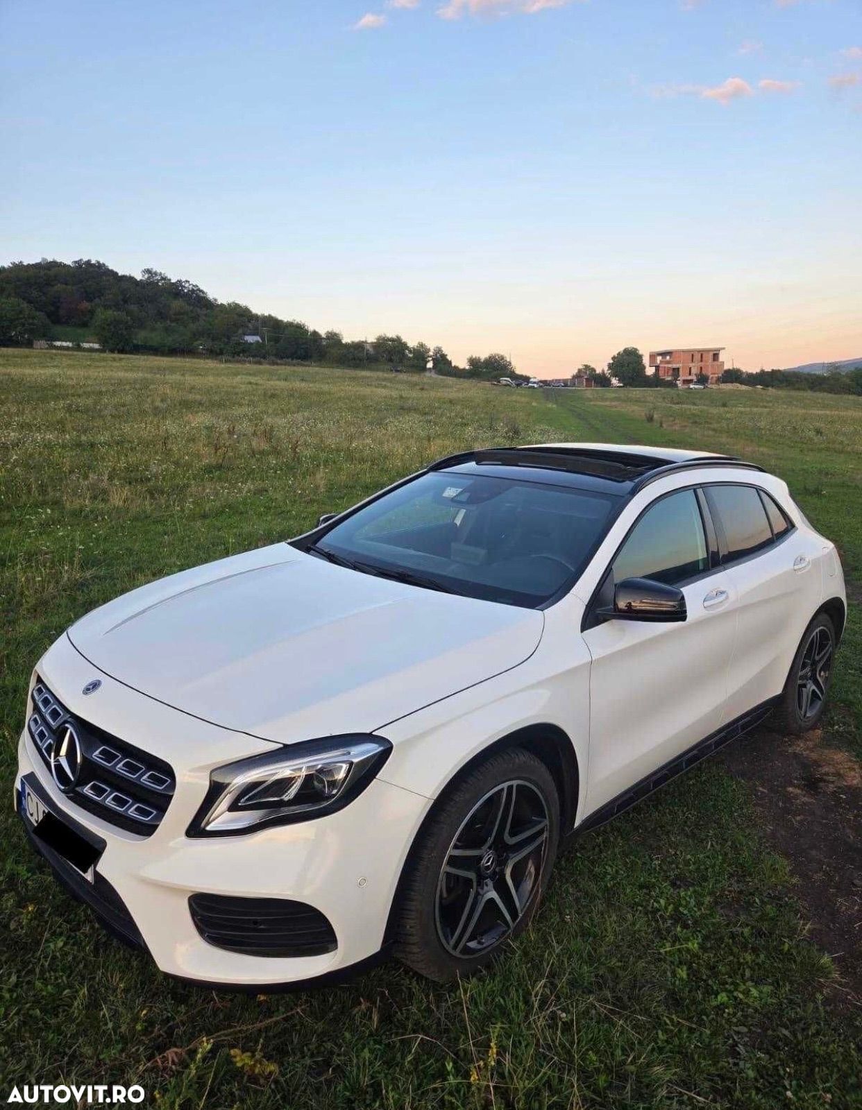 Mercedes-Benz GLA 180 7G-DCT AMG Line - 1
