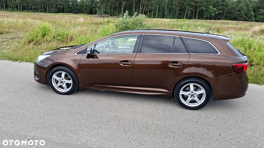 Toyota Avensis 2.0 D-4D Premium - 6