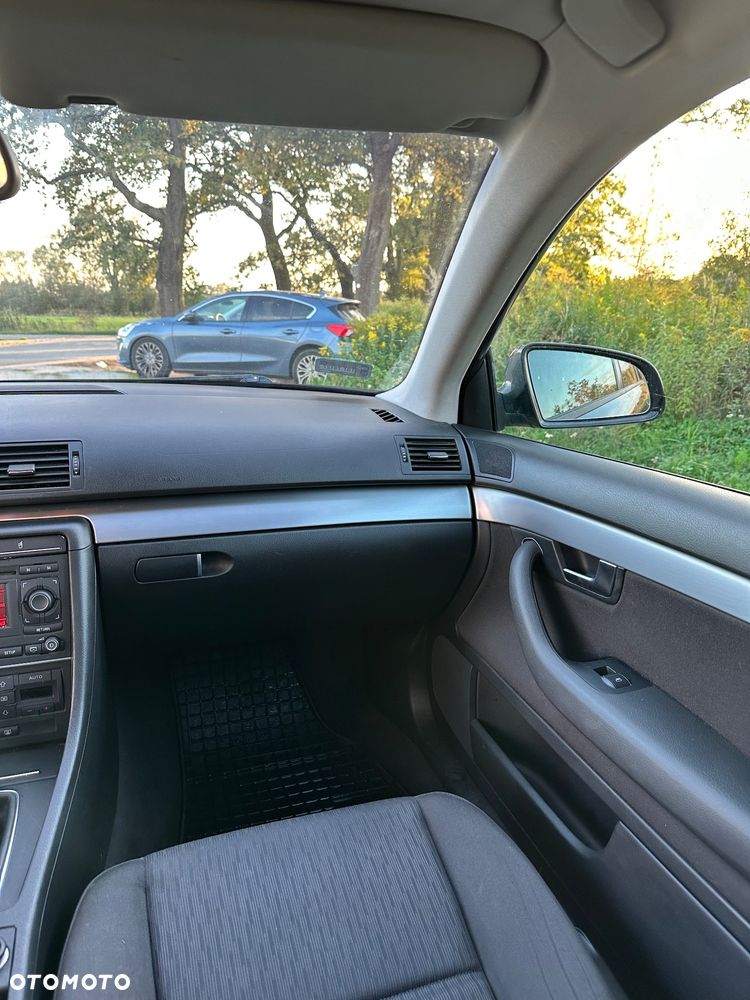 Audi A4 Limousine - 17