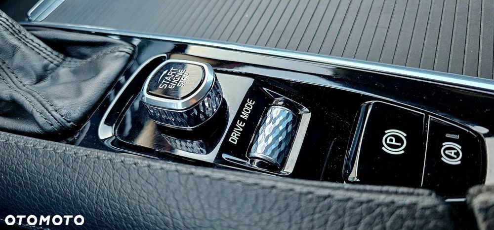 Volvo V90 D4 Geartronic Momentum Pro - 27