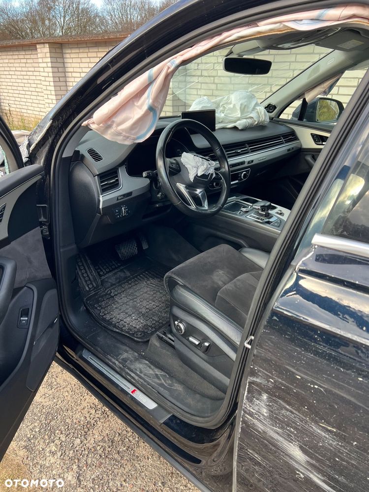 Audi Q7 - 12