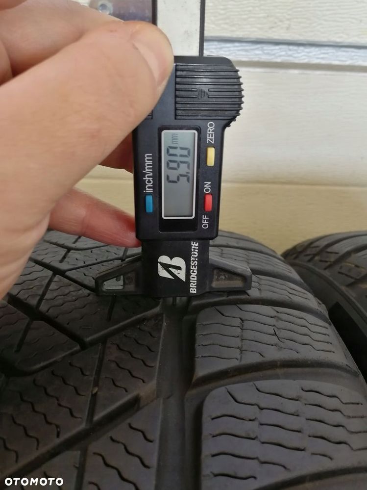 Opony zimowe 225/45 R 18 Pirelli Winter Sottozero 3 - 5