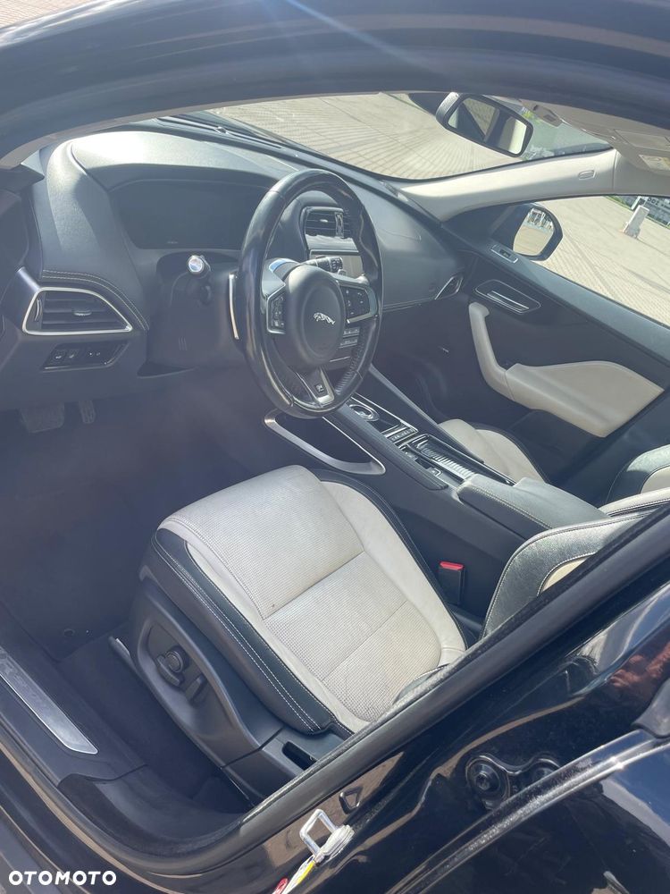 Jaguar F-Pace 2.0 i4D AWD R-Sport - 16