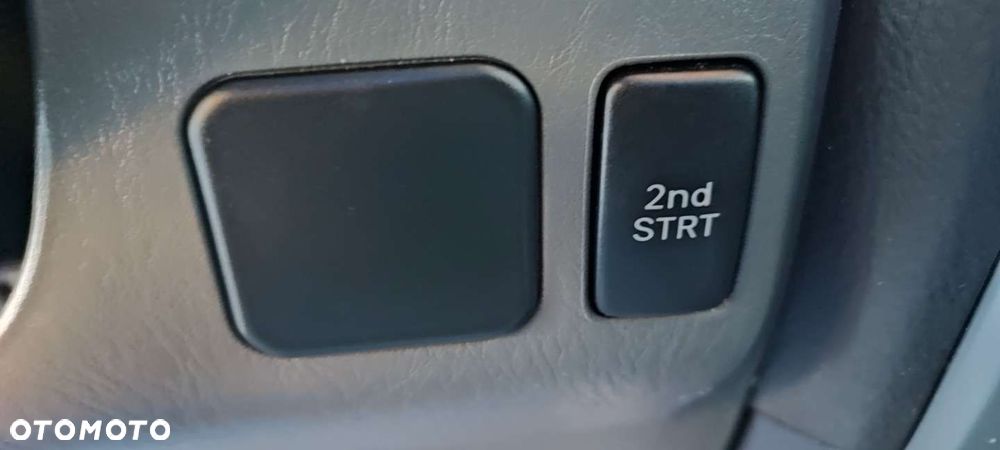 Toyota Land Cruiser - 21