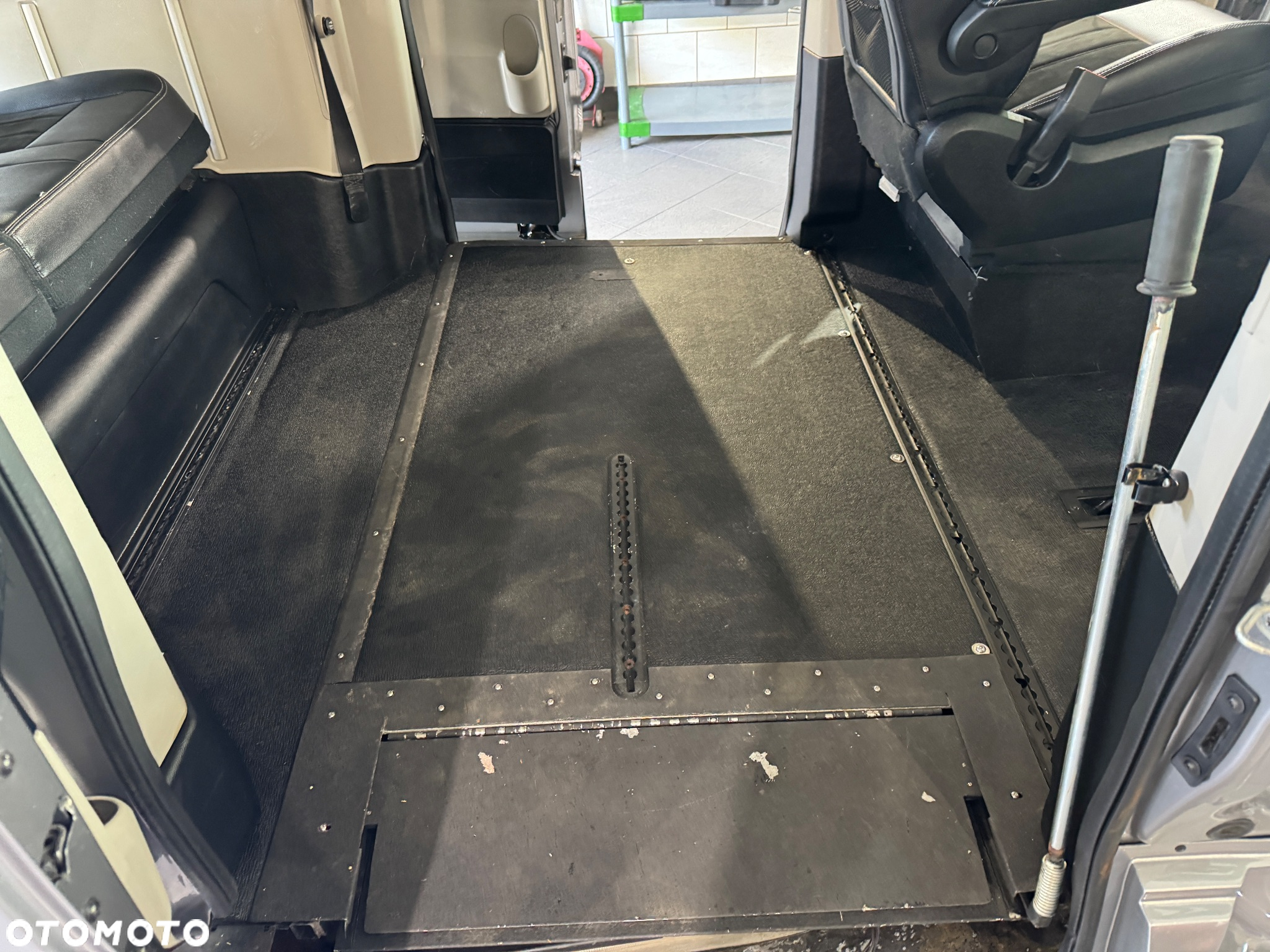 Dodge Grand Caravan 3.6 Express - 16
