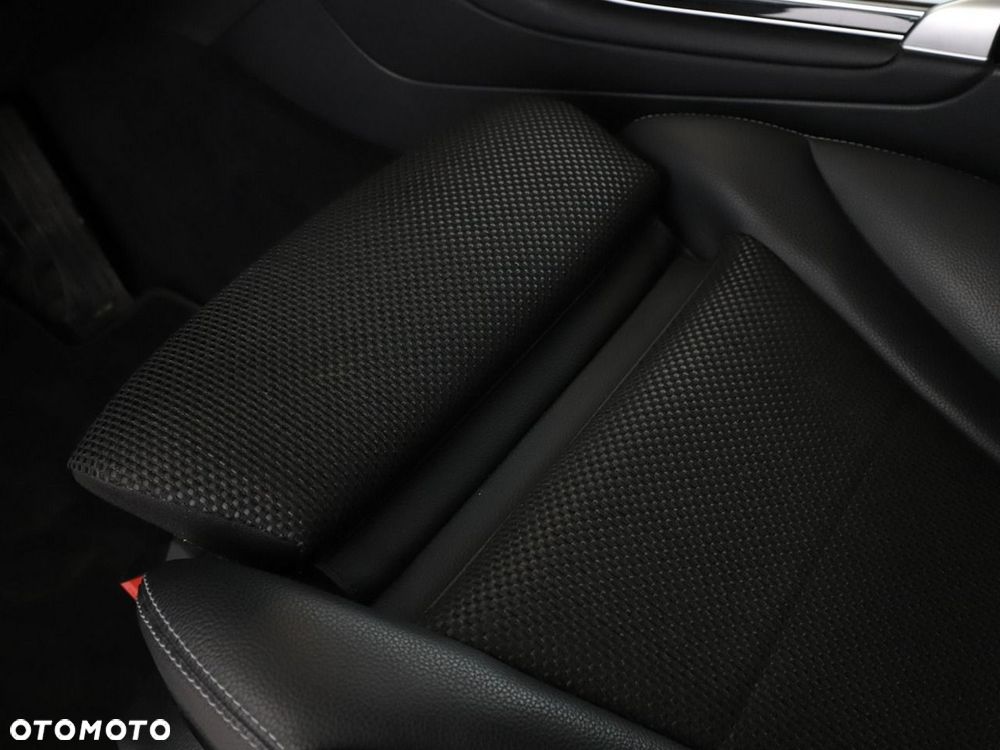 Mercedes-Benz GLC 300 de 4Matic 9G-TRONIC - 40