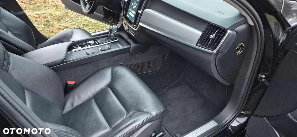 Volvo S90 D4 AWD Geartronic Momentum - 36