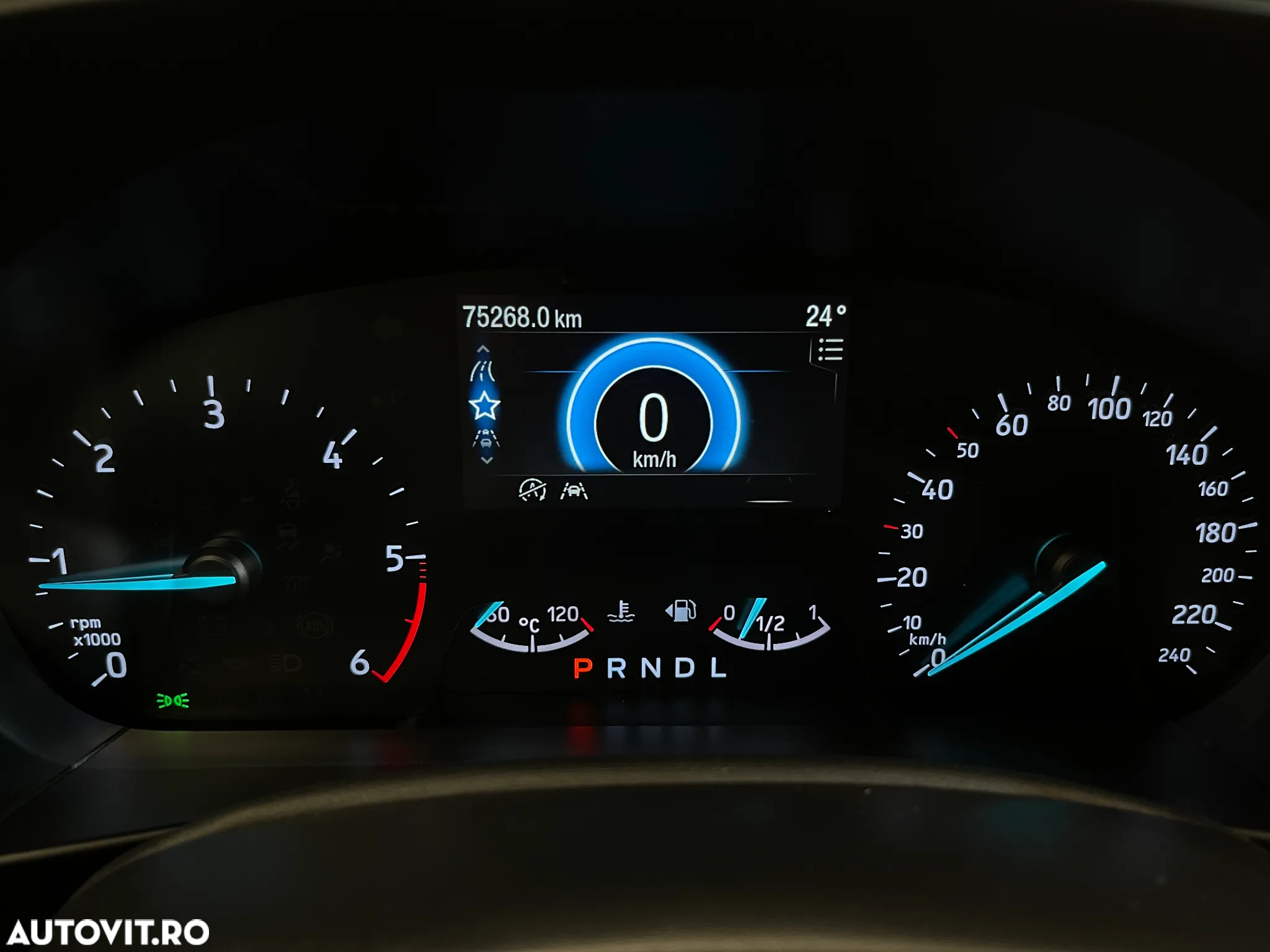 Ford Focus 2.0 EcoBlue Titanium - 28